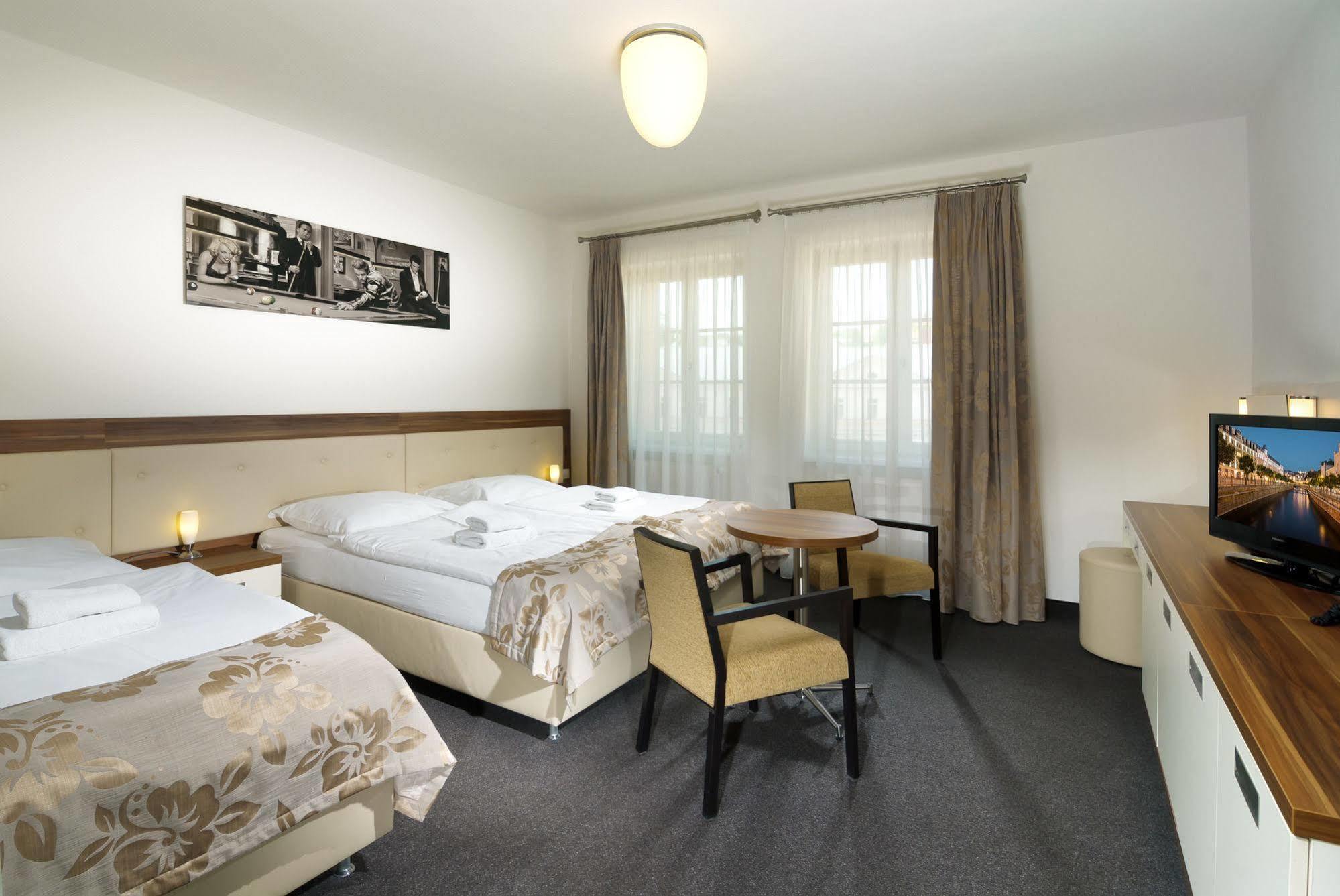 Hotel Malta Karlovy Vary Esterno foto