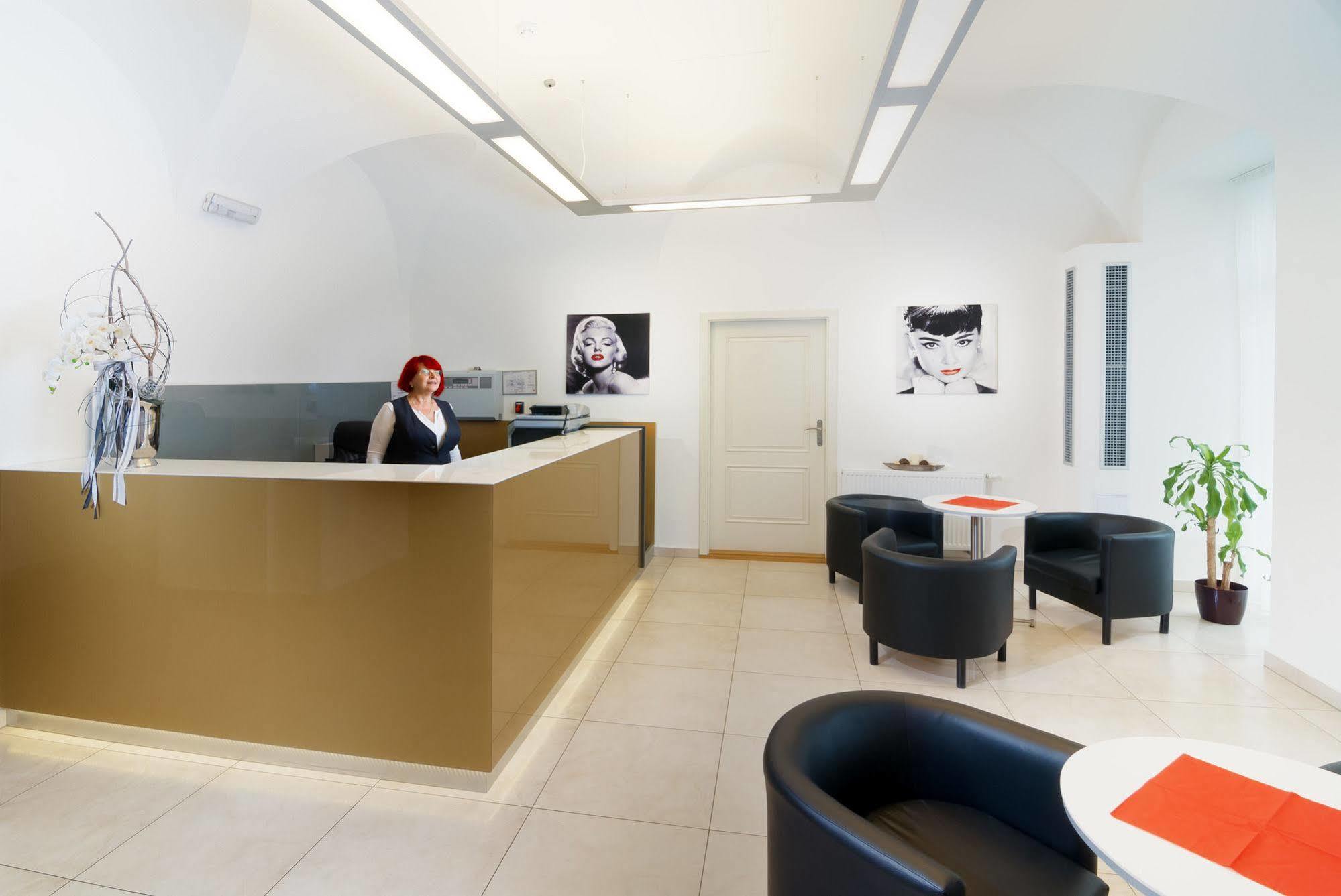 Hotel Malta Karlovy Vary Esterno foto