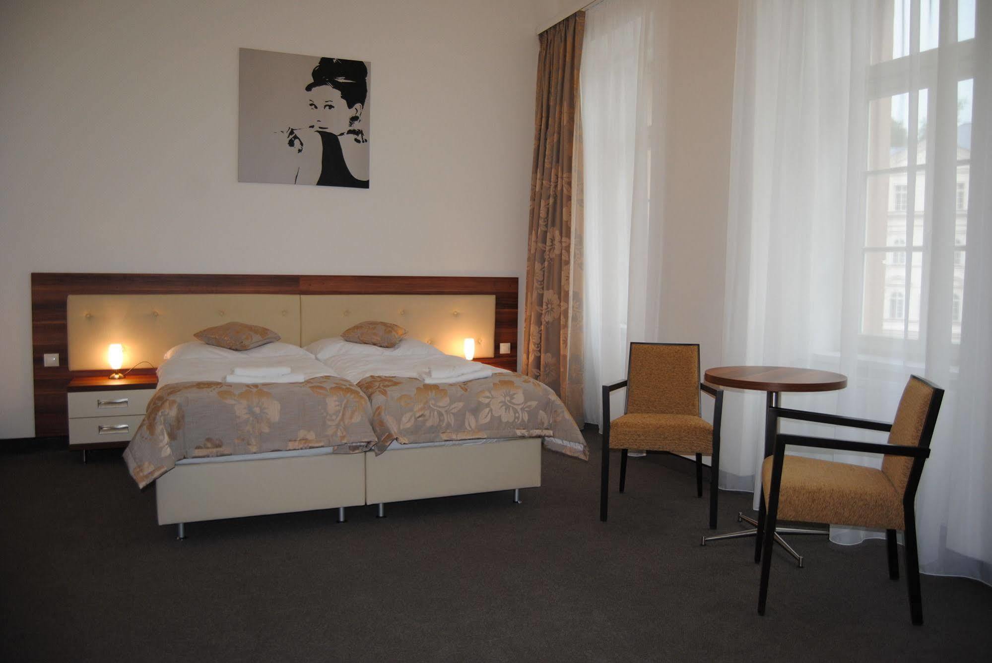 Hotel Malta Karlovy Vary Esterno foto